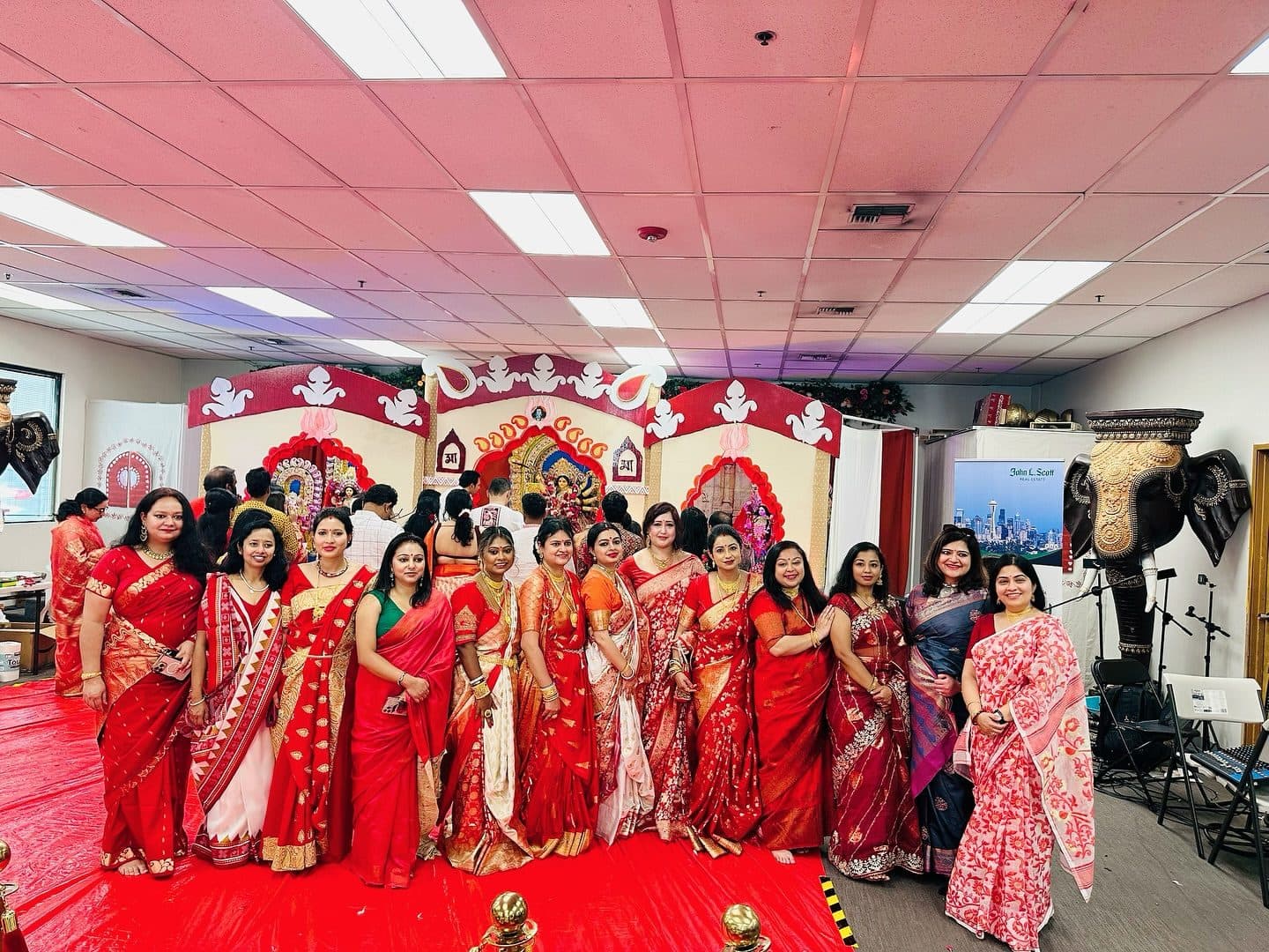 Fab বাঙ্গালী Durga Puja 2025 group photo